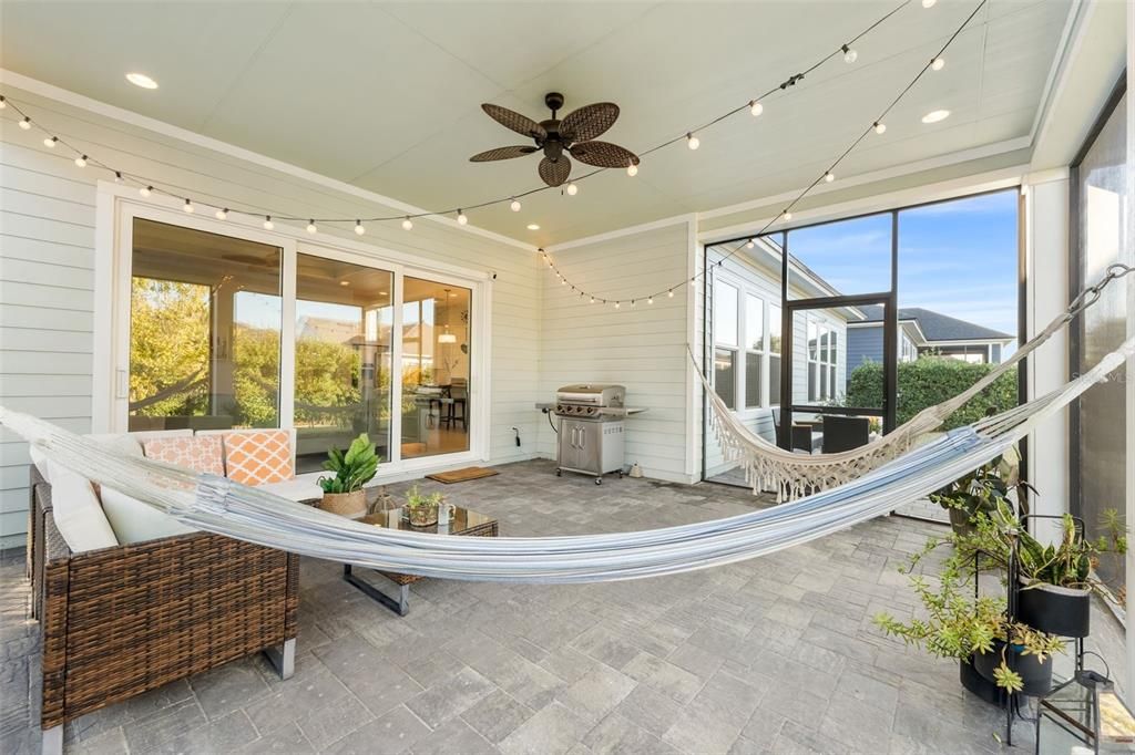 For Sale: $600,000 (4 beds, 2 baths, 1987 Square Feet)