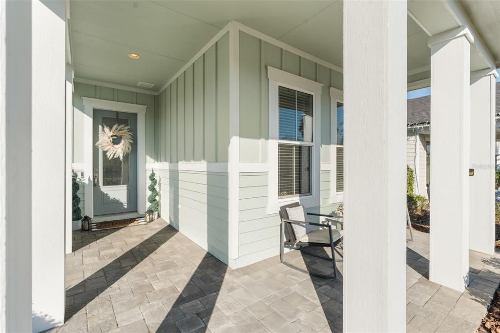 For Sale: $600,000 (4 beds, 2 baths, 1987 Square Feet)