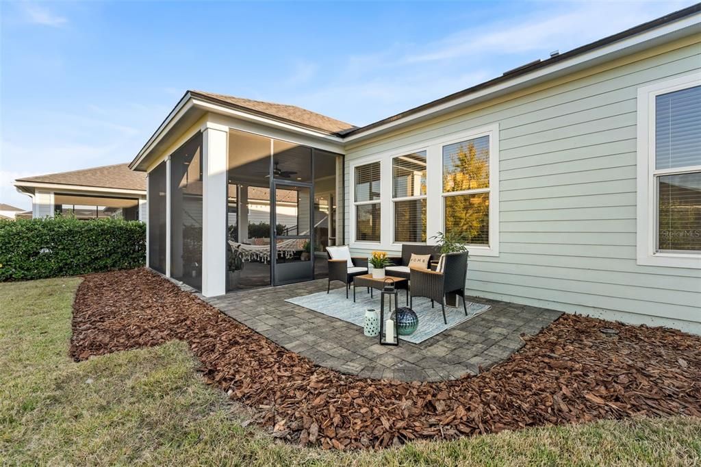 For Sale: $600,000 (4 beds, 2 baths, 1987 Square Feet)