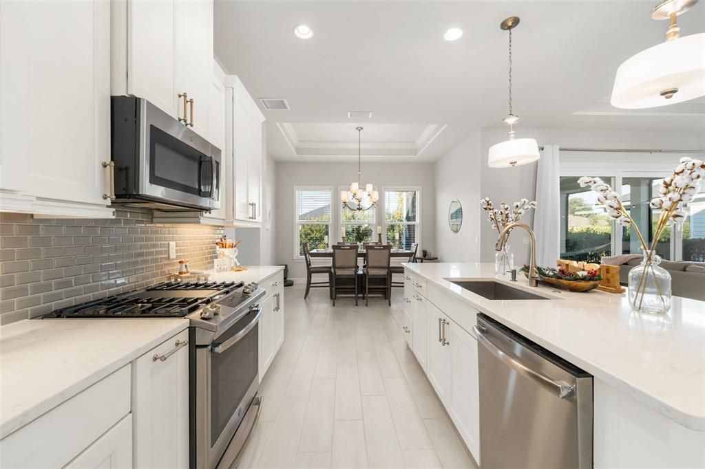 For Sale: $600,000 (4 beds, 2 baths, 1987 Square Feet)