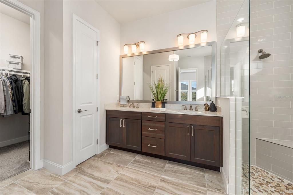 For Sale: $600,000 (4 beds, 2 baths, 1987 Square Feet)