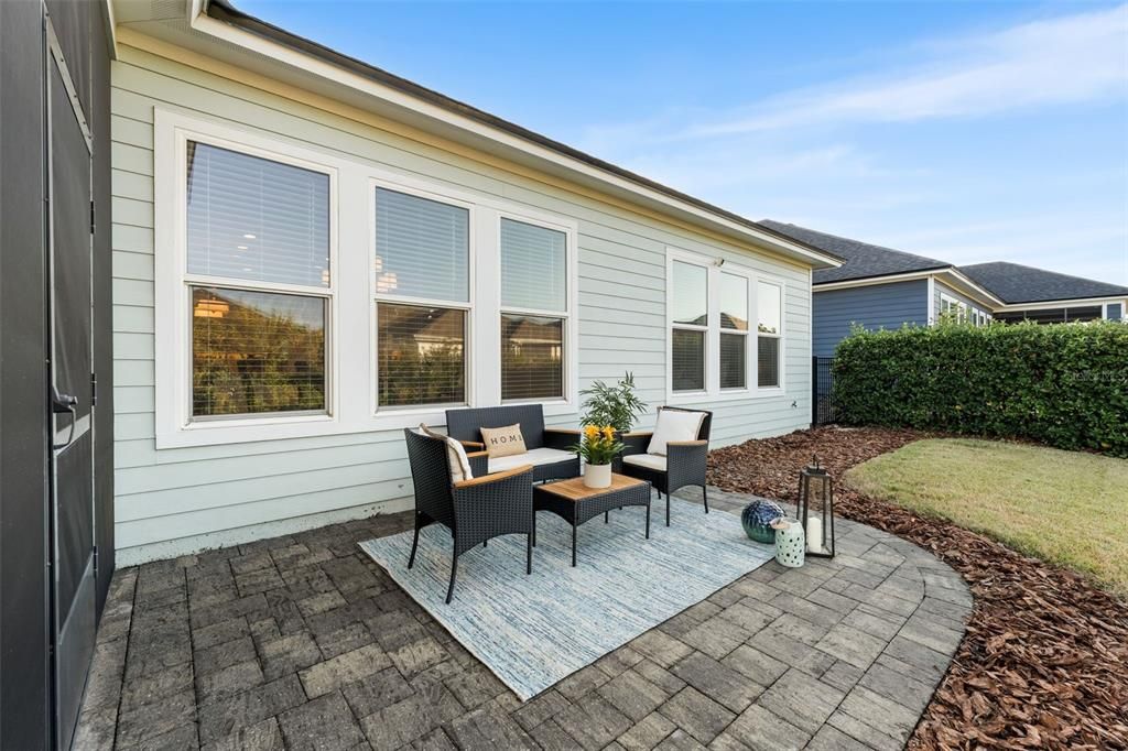 For Sale: $600,000 (4 beds, 2 baths, 1987 Square Feet)