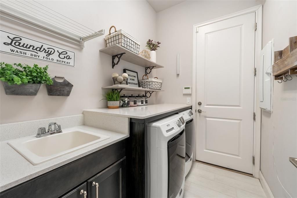 For Sale: $600,000 (4 beds, 2 baths, 1987 Square Feet)