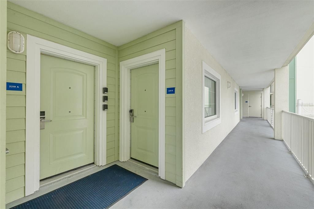 For Sale: $799,000 (2 beds, 2 baths, 1110 Square Feet)