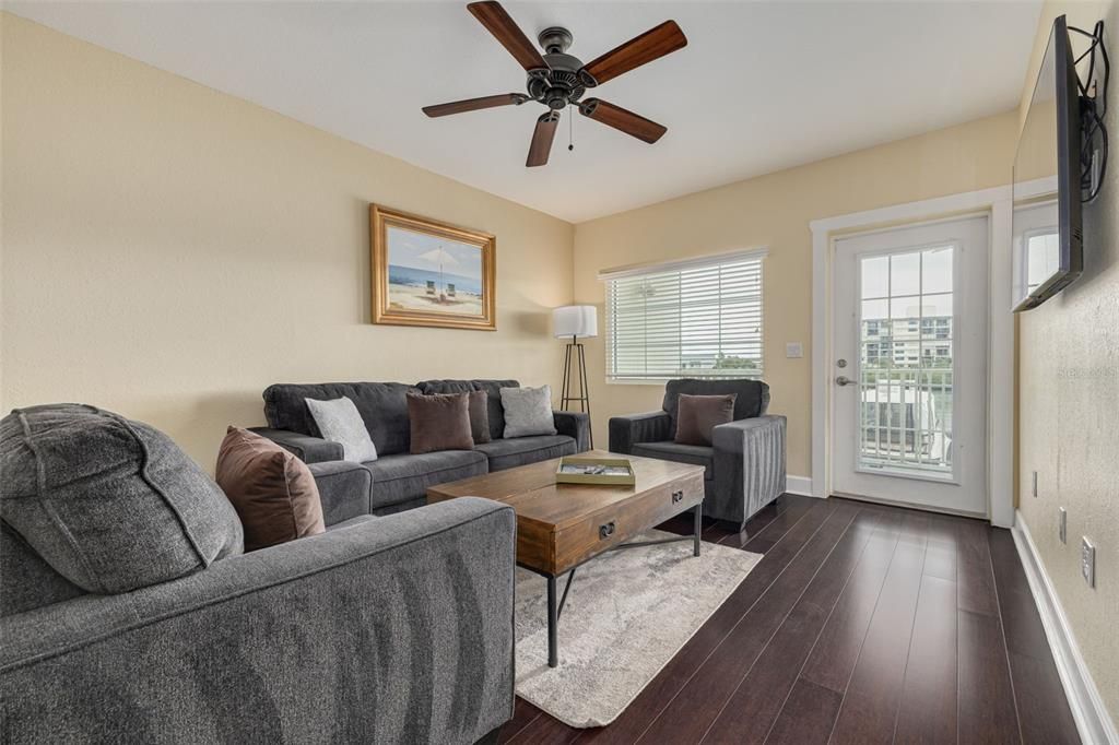 For Sale: $799,000 (2 beds, 2 baths, 1110 Square Feet)