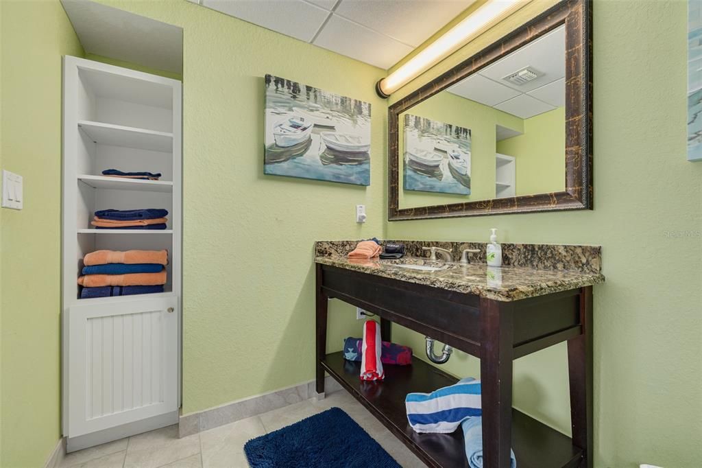 For Sale: $799,000 (2 beds, 2 baths, 1110 Square Feet)