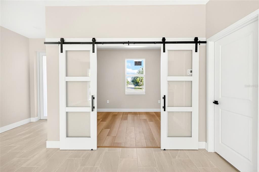 На продажу: $399,000 (3 спален, 2 ванн, 1664 Квадратных фут)