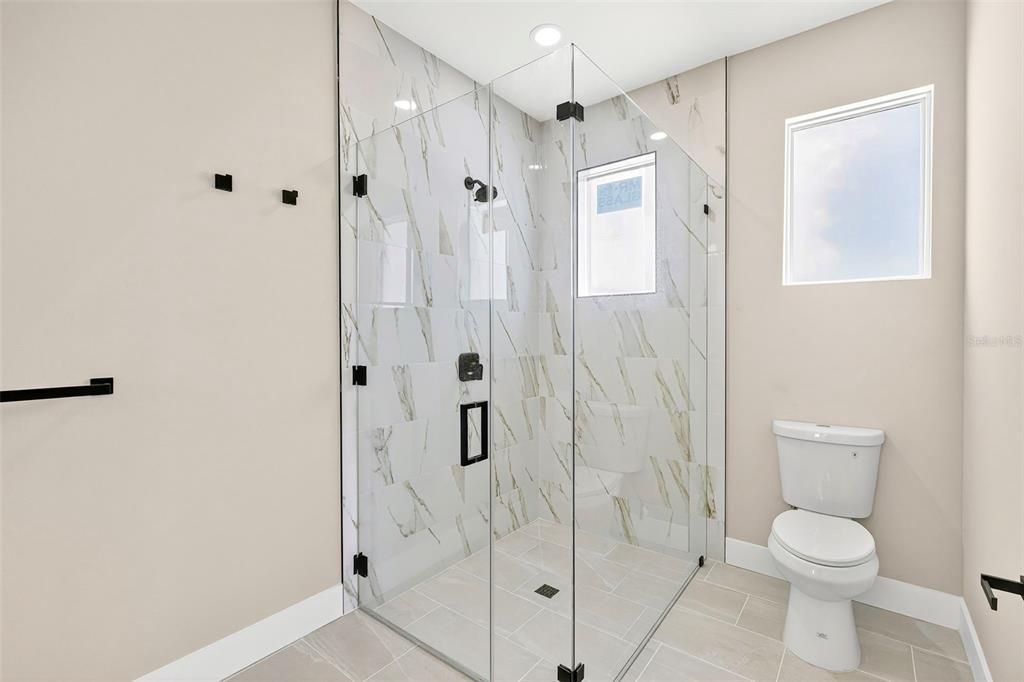 На продажу: $399,000 (3 спален, 2 ванн, 1664 Квадратных фут)