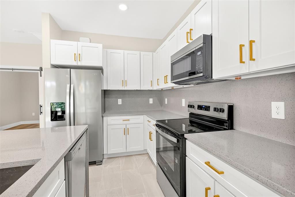 На продажу: $399,000 (3 спален, 2 ванн, 1664 Квадратных фут)