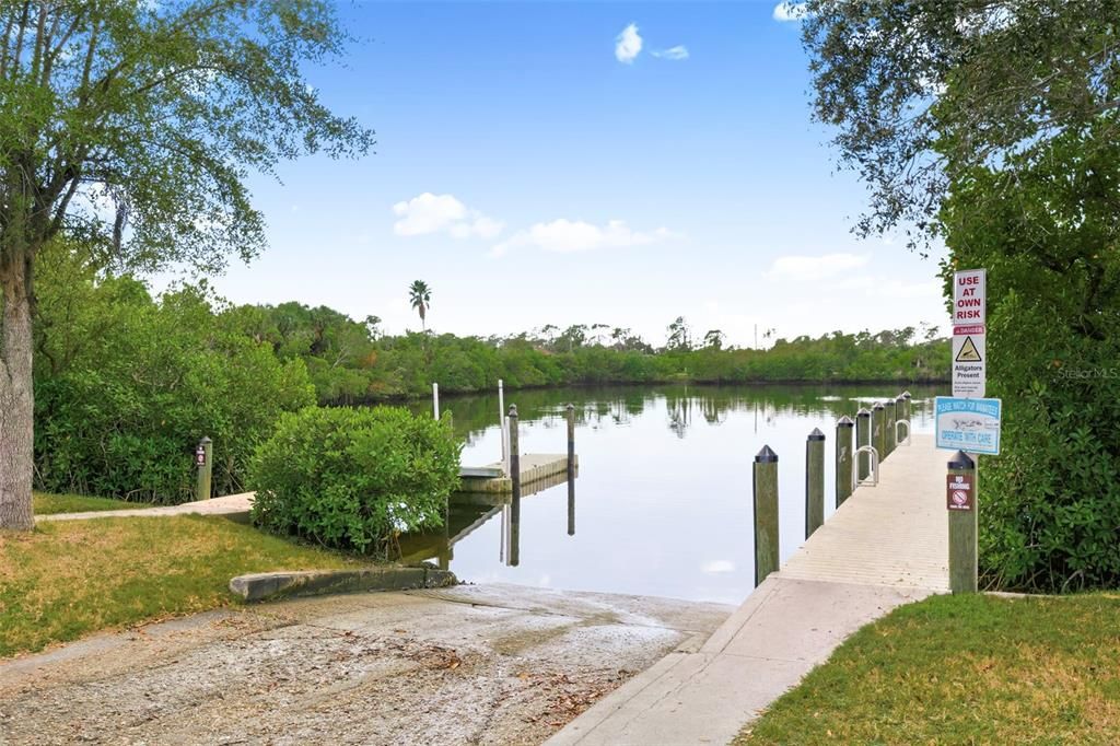 На продажу: $399,000 (3 спален, 2 ванн, 1664 Квадратных фут)