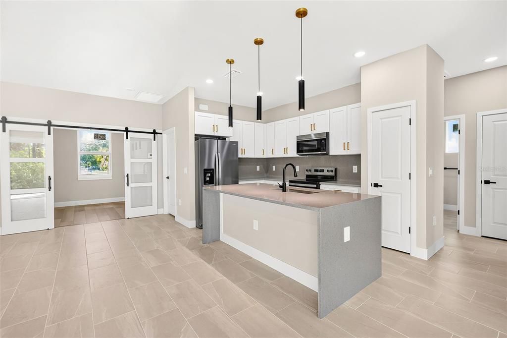 На продажу: $399,000 (3 спален, 2 ванн, 1664 Квадратных фут)