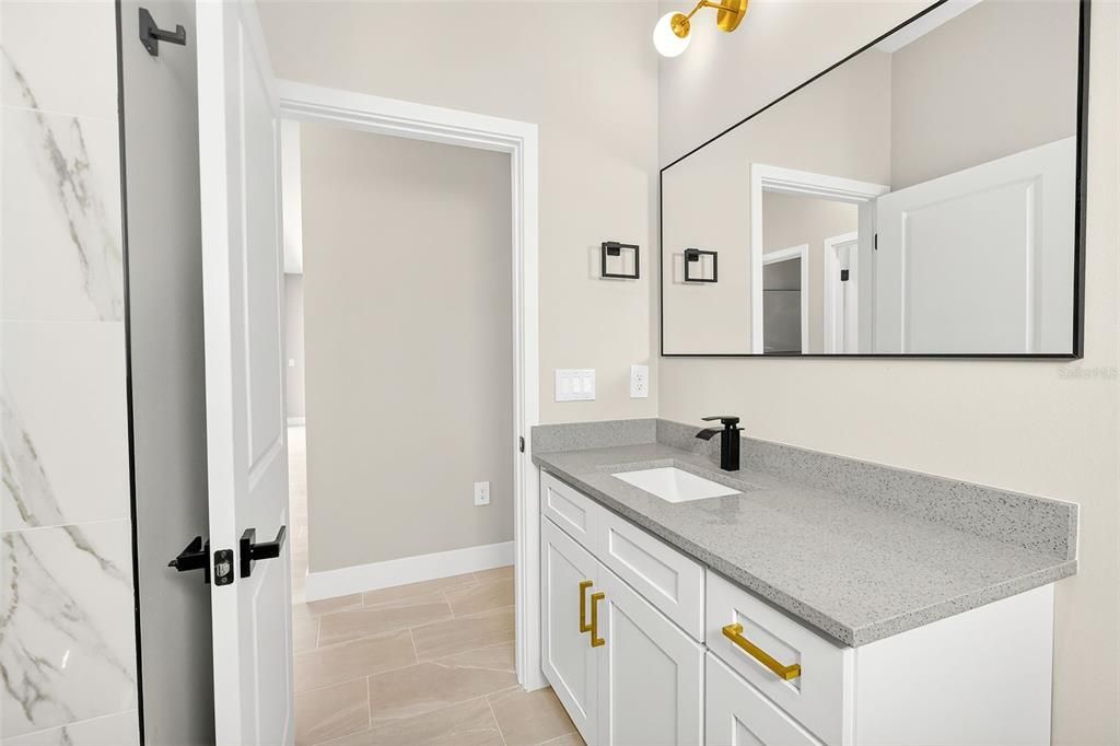 На продажу: $399,000 (3 спален, 2 ванн, 1664 Квадратных фут)