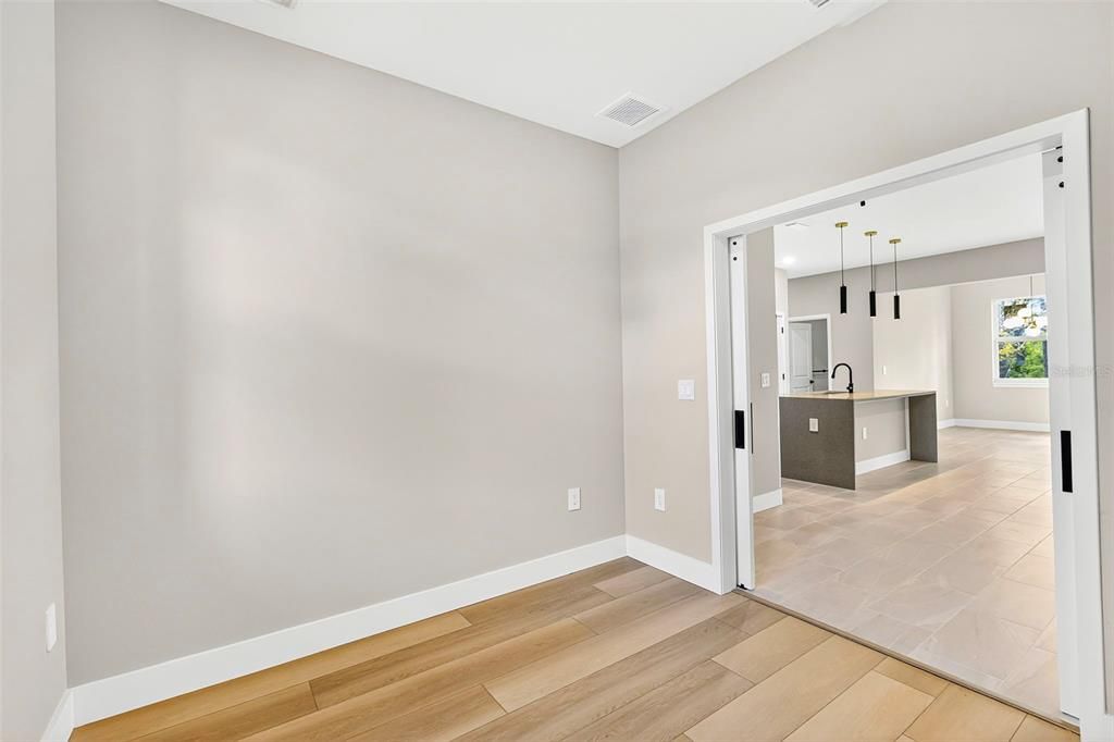 На продажу: $399,000 (3 спален, 2 ванн, 1664 Квадратных фут)