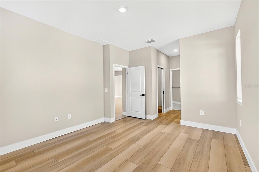 На продажу: $399,000 (3 спален, 2 ванн, 1664 Квадратных фут)