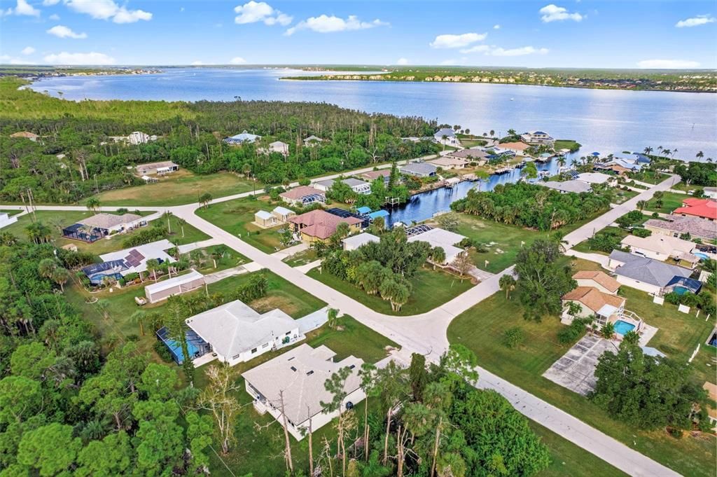 На продажу: $399,000 (3 спален, 2 ванн, 1664 Квадратных фут)