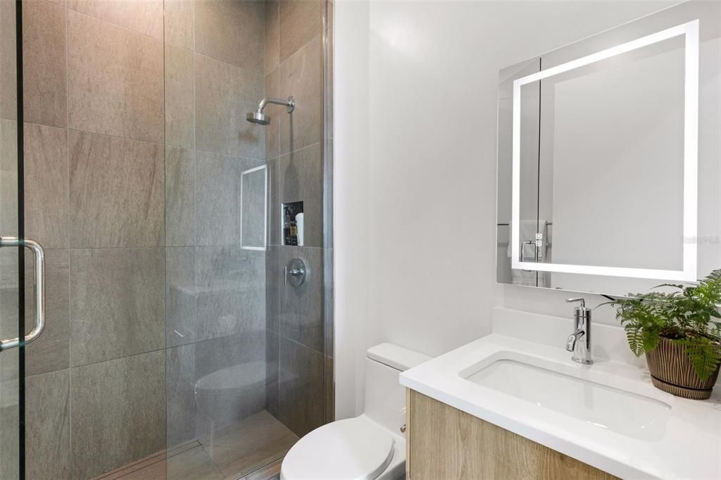 En Venta: $1,525,000 (2 camas, 2 baños, 1122 Pies cuadrados)