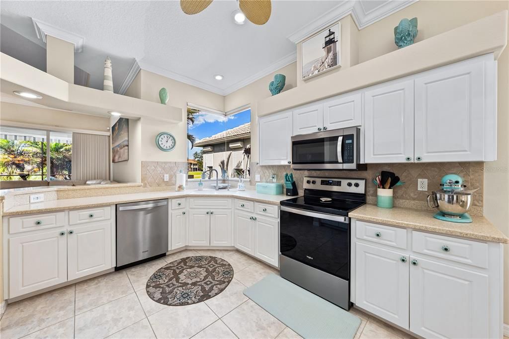 For Sale: $525,000 (3 beds, 2 baths, 1883 Square Feet)