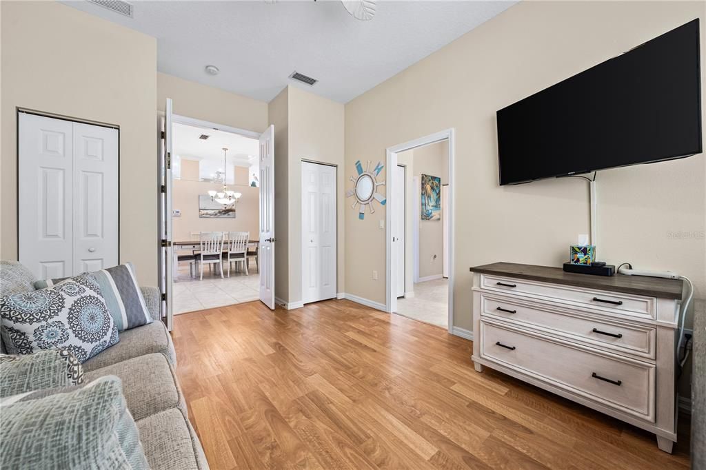 For Sale: $525,000 (3 beds, 2 baths, 1883 Square Feet)