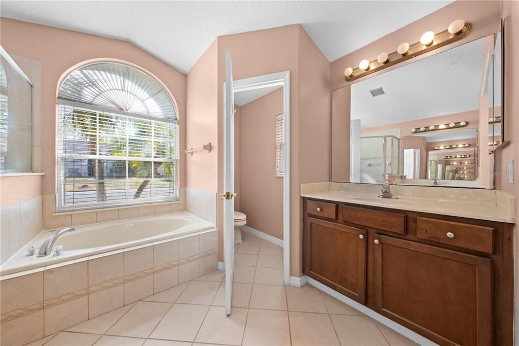 For Rent: $2,400 (4 beds, 3 baths, 2046 Square Feet)