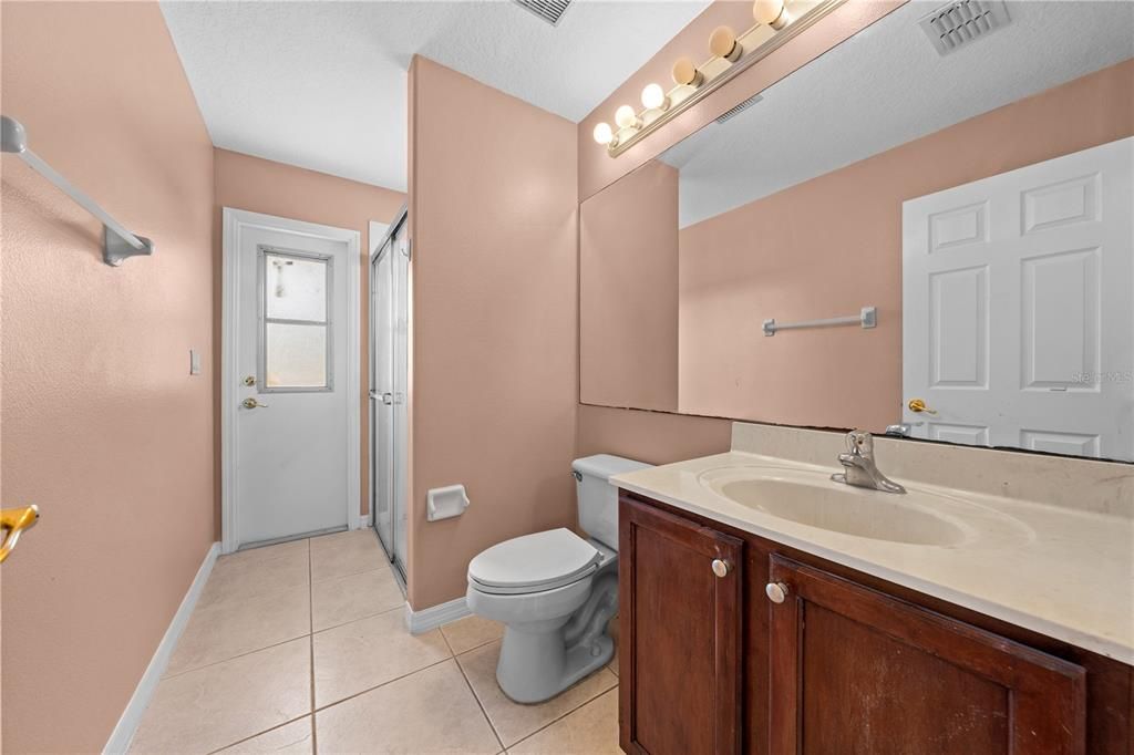 For Rent: $2,400 (4 beds, 3 baths, 2046 Square Feet)