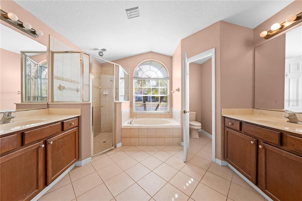 For Rent: $2,400 (4 beds, 3 baths, 2046 Square Feet)