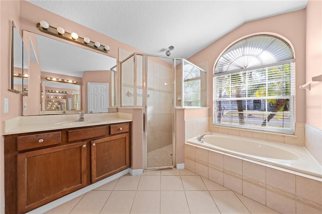 For Rent: $2,400 (4 beds, 3 baths, 2046 Square Feet)