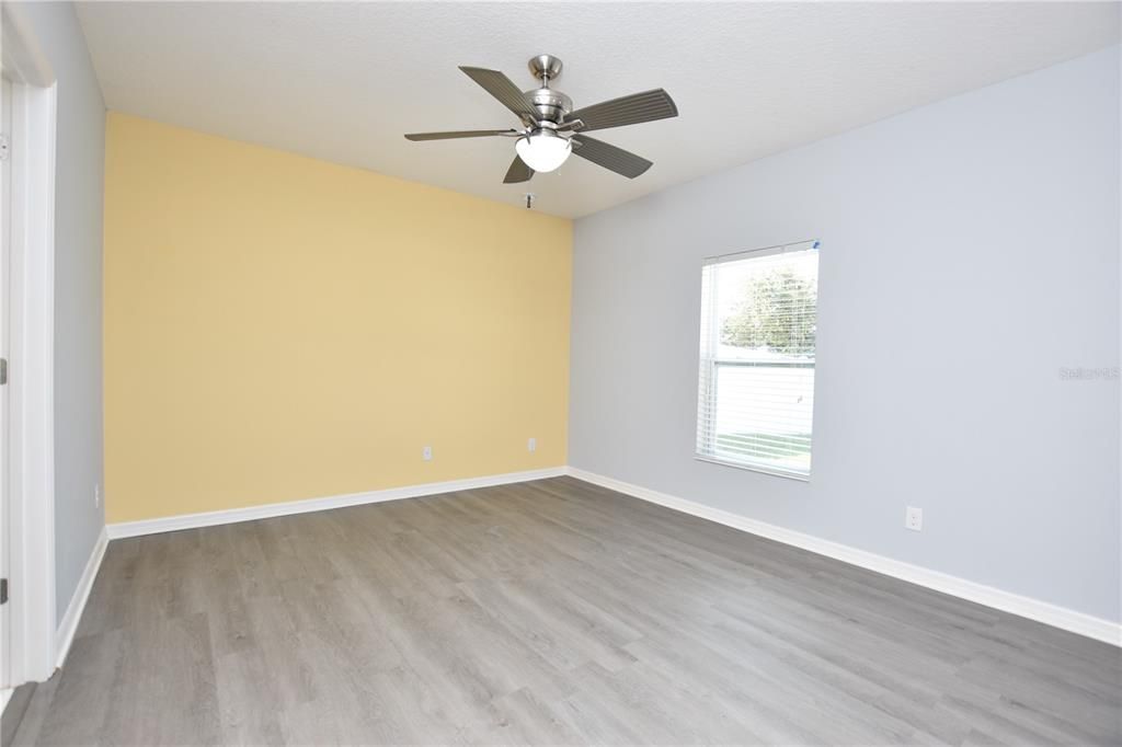 出租: $2,100 (4 贝兹, 2 浴室, 1856 平方英尺)