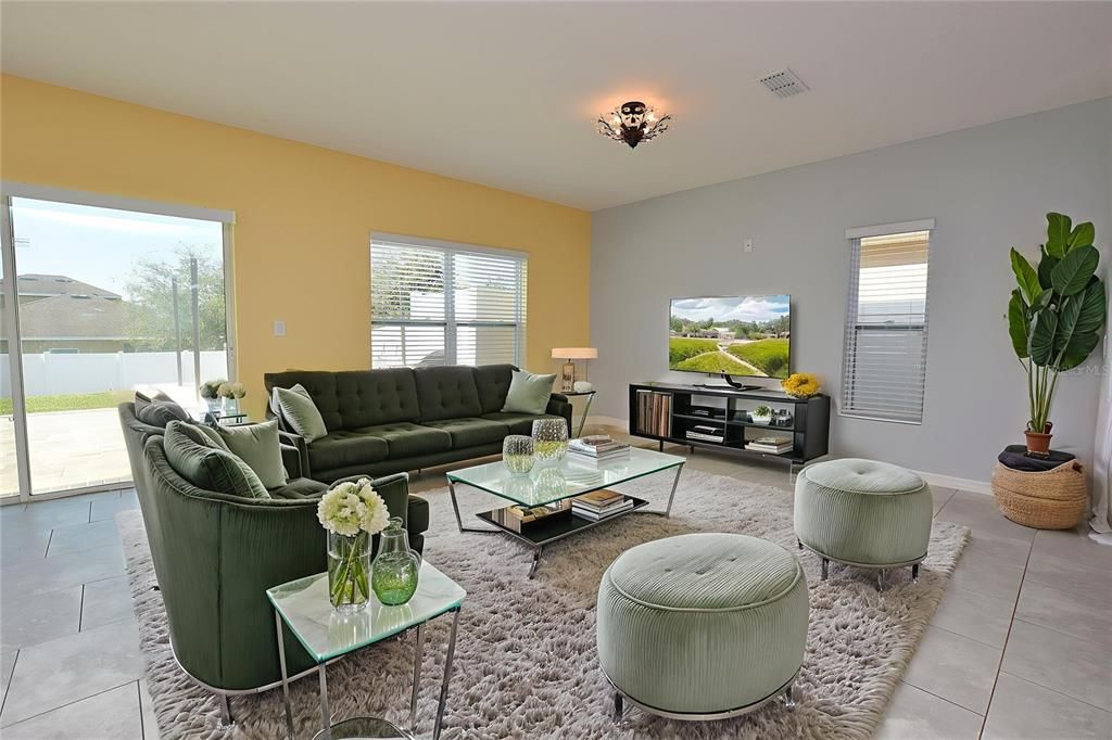 出租: $2,100 (4 贝兹, 2 浴室, 1856 平方英尺)