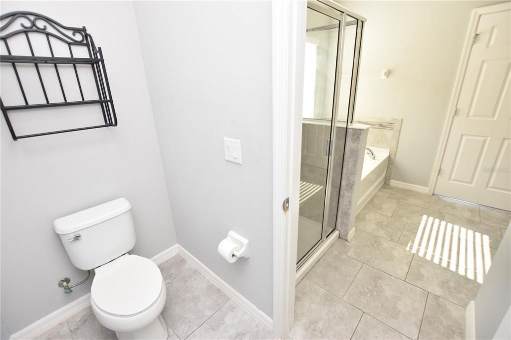 出租: $2,100 (4 贝兹, 2 浴室, 1856 平方英尺)