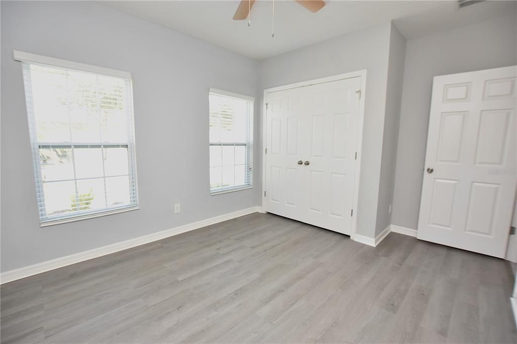 出租: $2,100 (4 贝兹, 2 浴室, 1856 平方英尺)