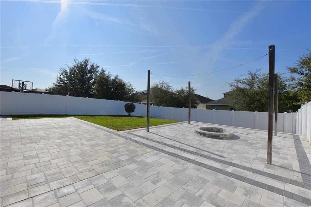 出租: $2,100 (4 贝兹, 2 浴室, 1856 平方英尺)