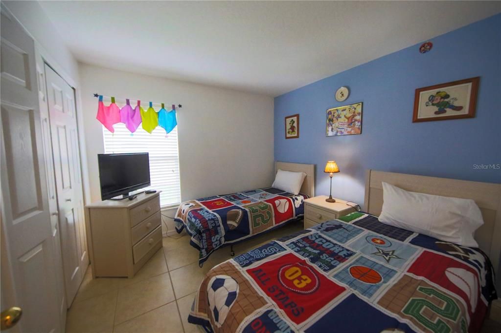 For Rent: $2,480 (5 beds, 3 baths, 1940 Square Feet)