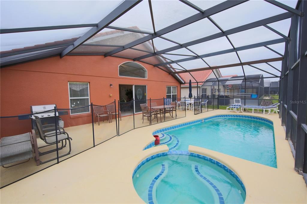 For Rent: $2,480 (5 beds, 3 baths, 1940 Square Feet)