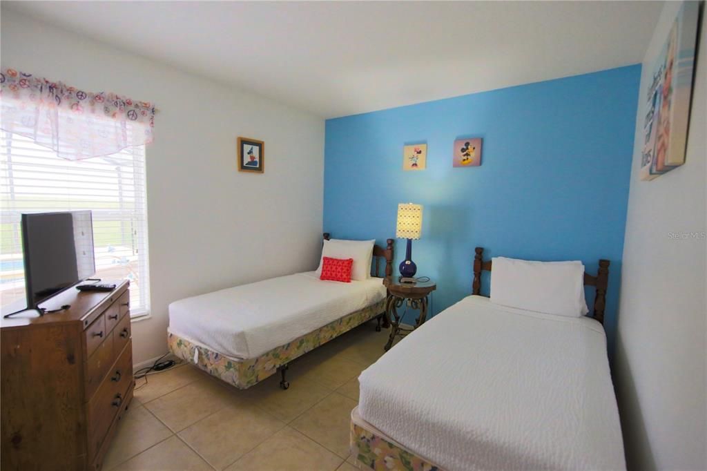 For Rent: $2,480 (5 beds, 3 baths, 1940 Square Feet)