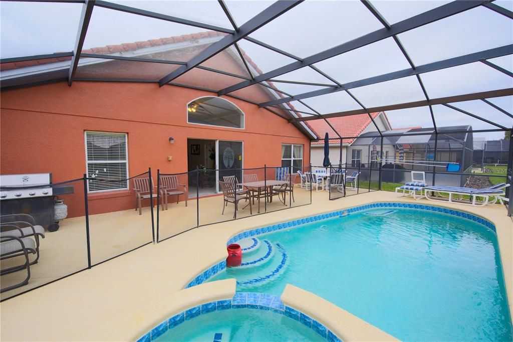 For Rent: $2,480 (5 beds, 3 baths, 1940 Square Feet)