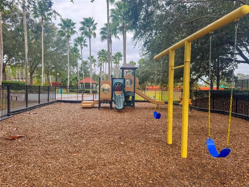 For Rent: $2,480 (5 beds, 3 baths, 1940 Square Feet)