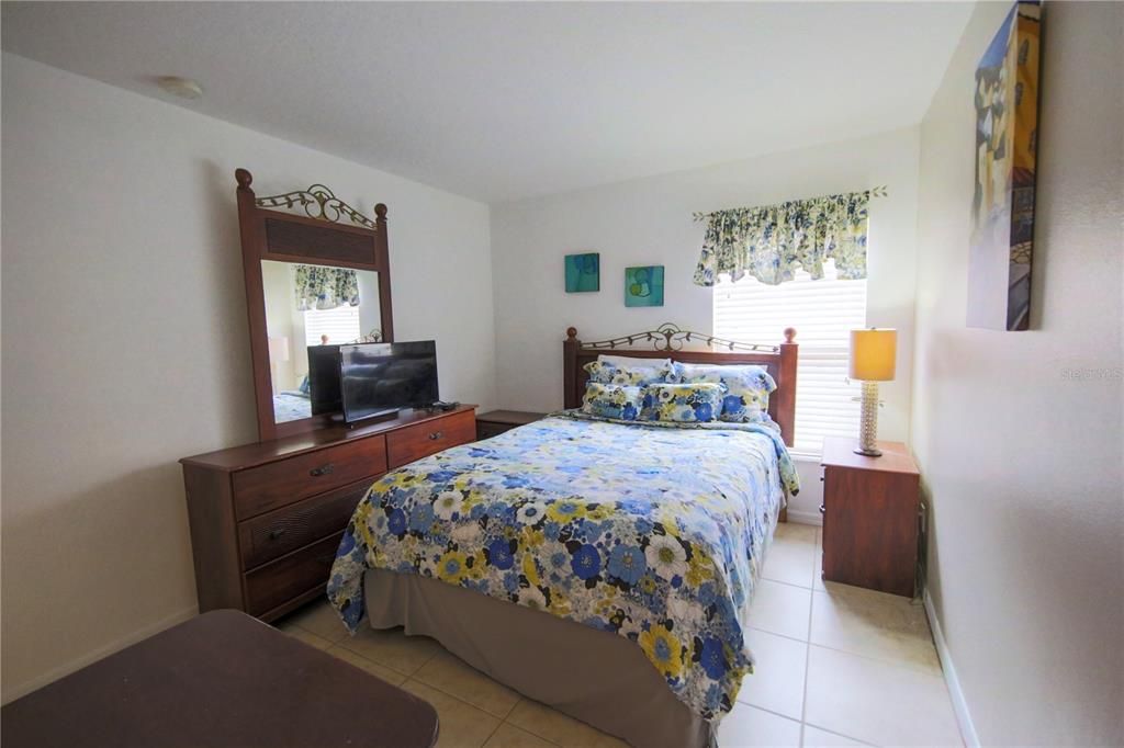 For Rent: $2,480 (5 beds, 3 baths, 1940 Square Feet)