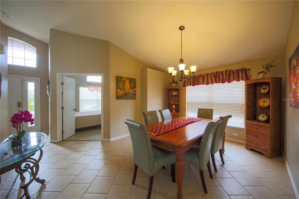 For Rent: $2,480 (5 beds, 3 baths, 1940 Square Feet)