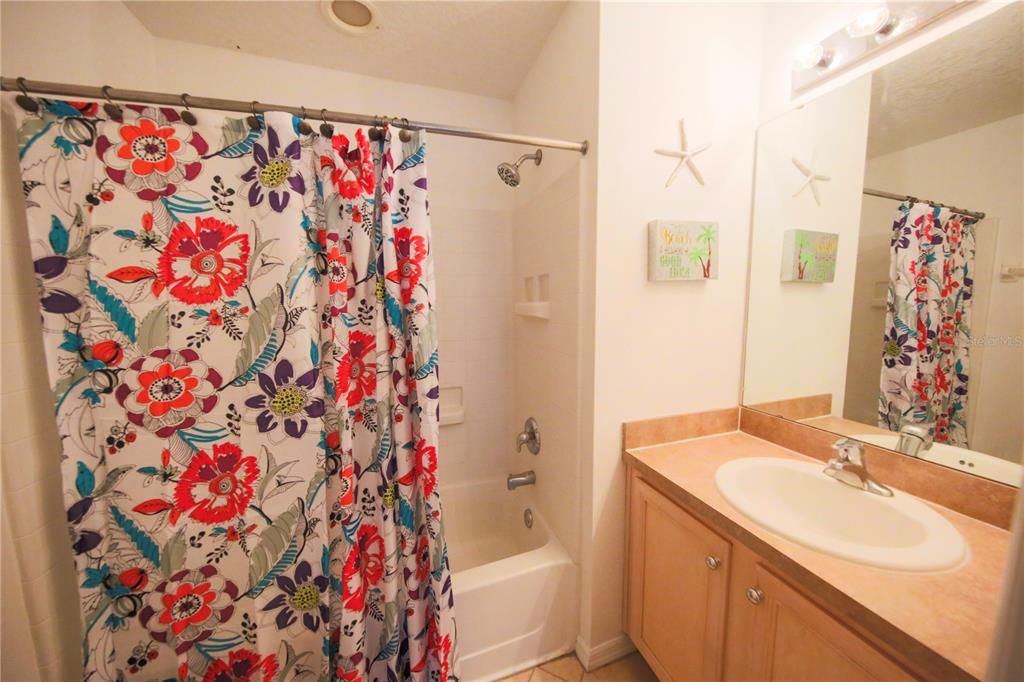 For Rent: $2,480 (5 beds, 3 baths, 1940 Square Feet)