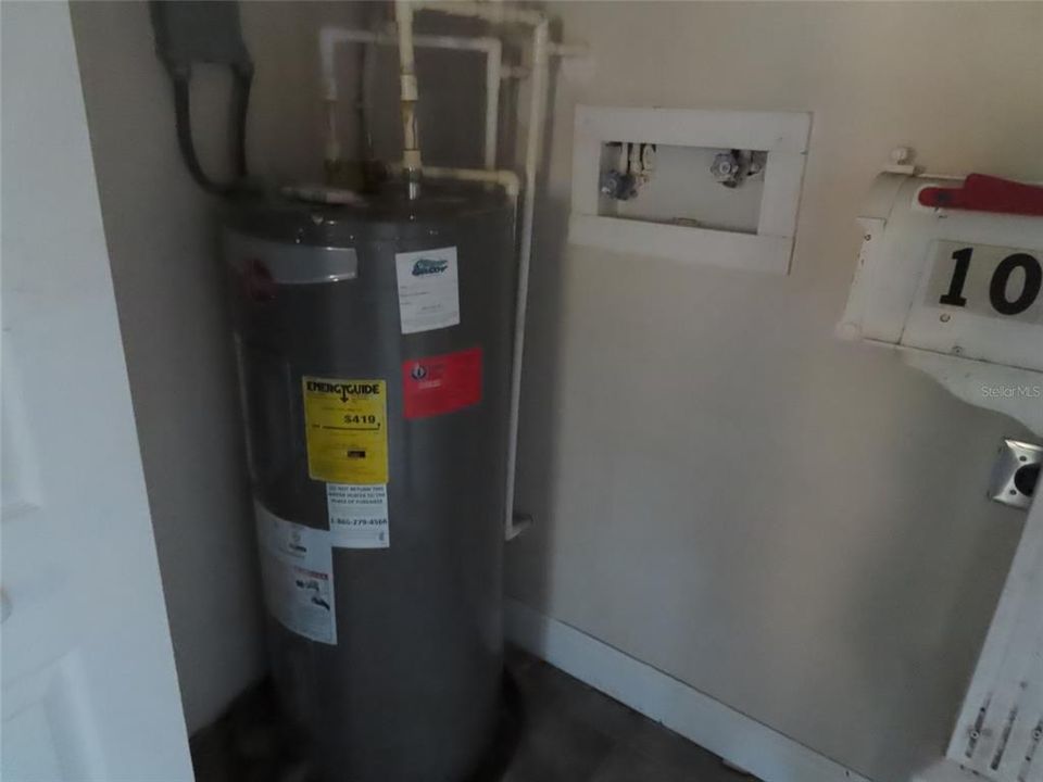 待售: $211,000 (3 贝兹, 2 浴室, 1055 平方英尺)