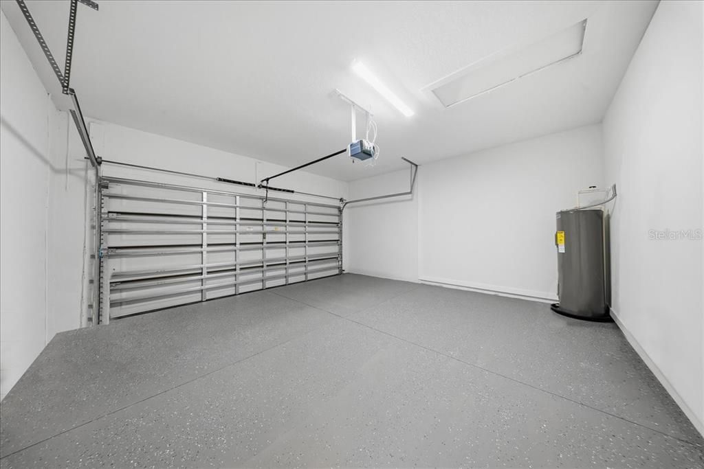 For Sale: $355,000 (3 beds, 2 baths, 1637 Square Feet)