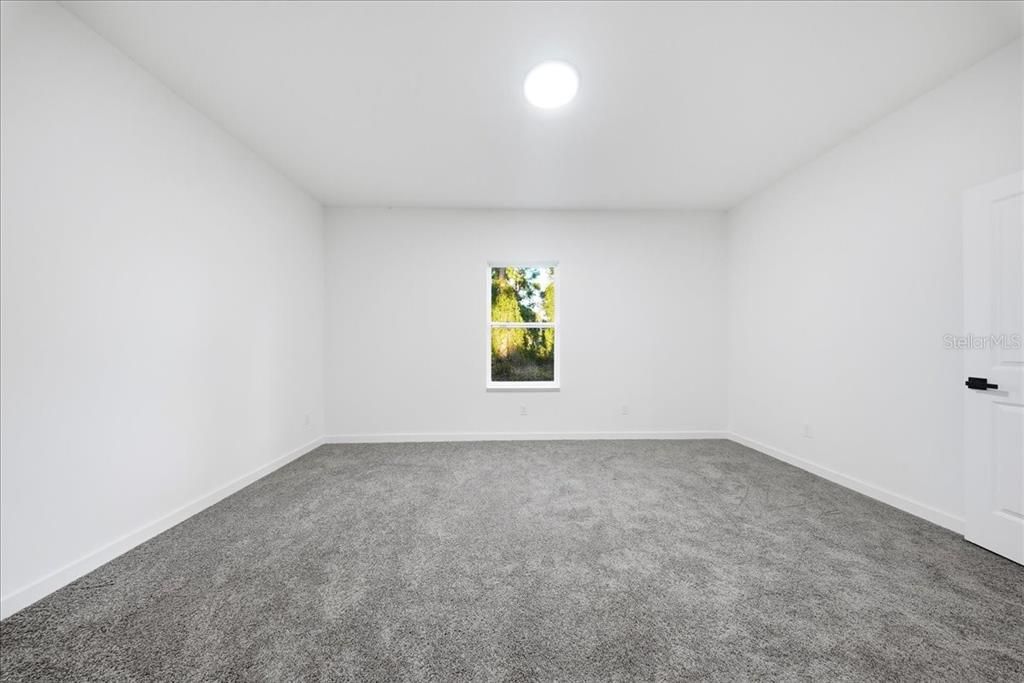 For Sale: $355,000 (3 beds, 2 baths, 1637 Square Feet)