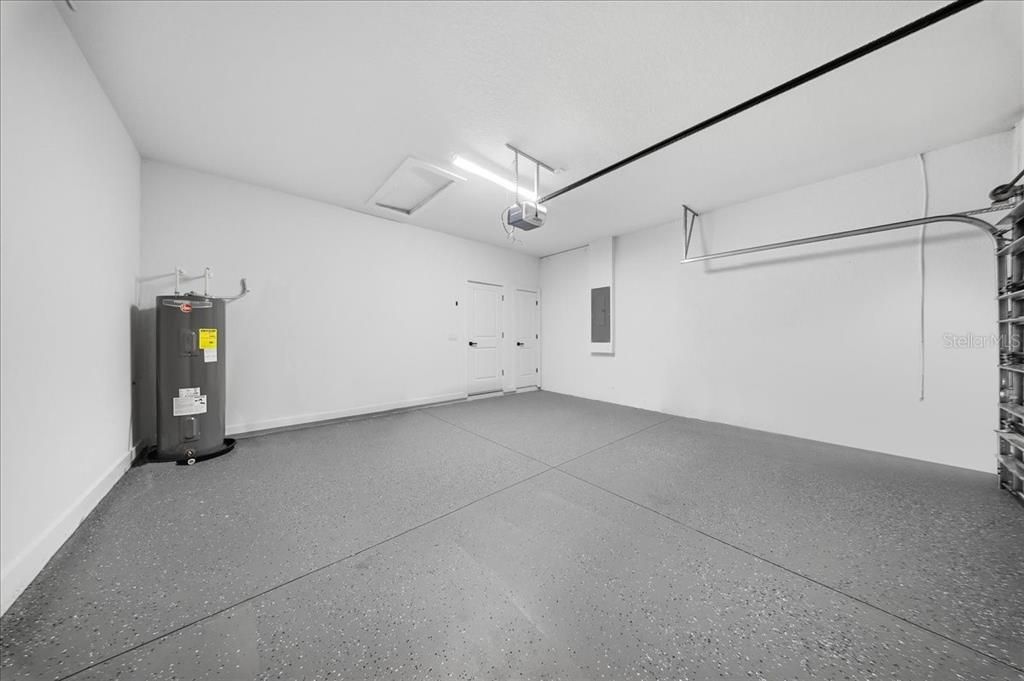 For Sale: $355,000 (3 beds, 2 baths, 1637 Square Feet)