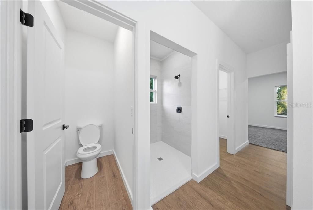 For Sale: $355,000 (3 beds, 2 baths, 1637 Square Feet)