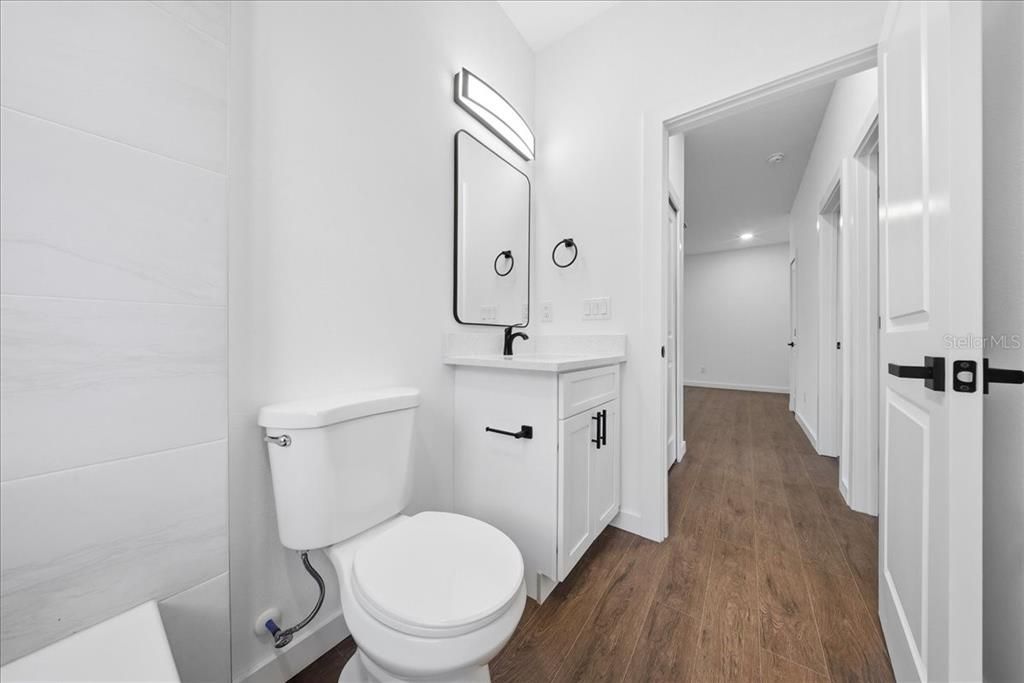 For Sale: $355,000 (3 beds, 2 baths, 1637 Square Feet)