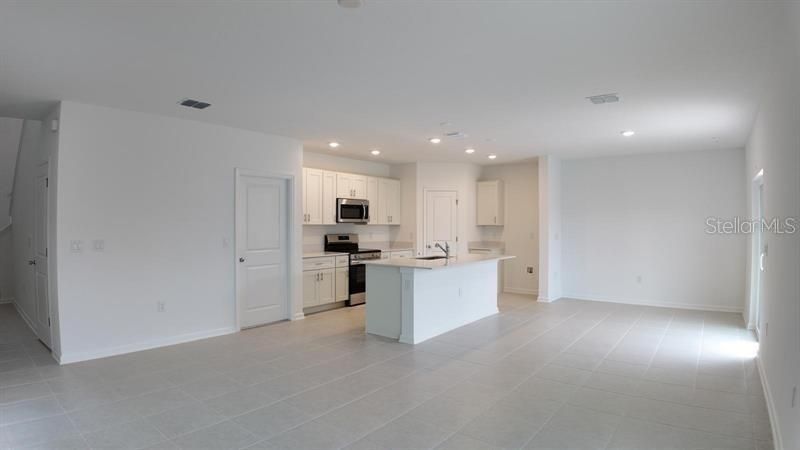 For Rent: $2,500 (4 beds, 2 baths, 1879 Square Feet)