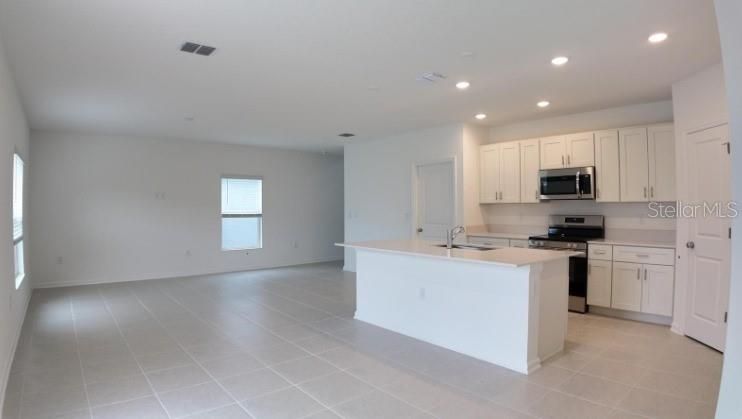 For Rent: $2,500 (4 beds, 2 baths, 1879 Square Feet)