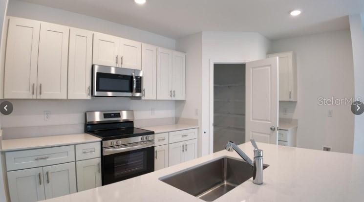 For Rent: $2,500 (4 beds, 2 baths, 1879 Square Feet)