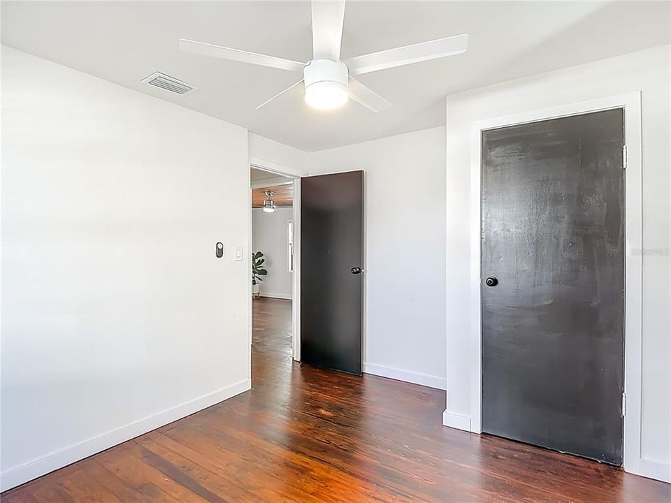 На продажу: $269,900 (3 спален, 1 ванн, 1076 Квадратных фут)