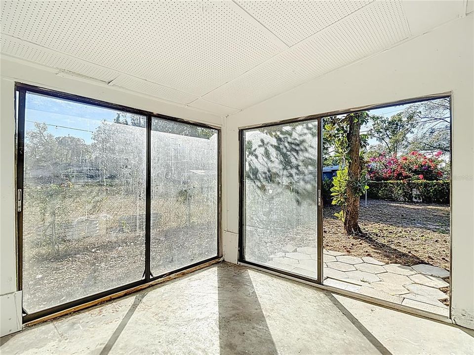 На продажу: $269,900 (3 спален, 1 ванн, 1076 Квадратных фут)